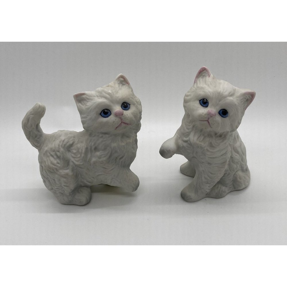 2 Homco Vintage White Persian Cat Figurines Porcelain Bisque Blue Eyes Small